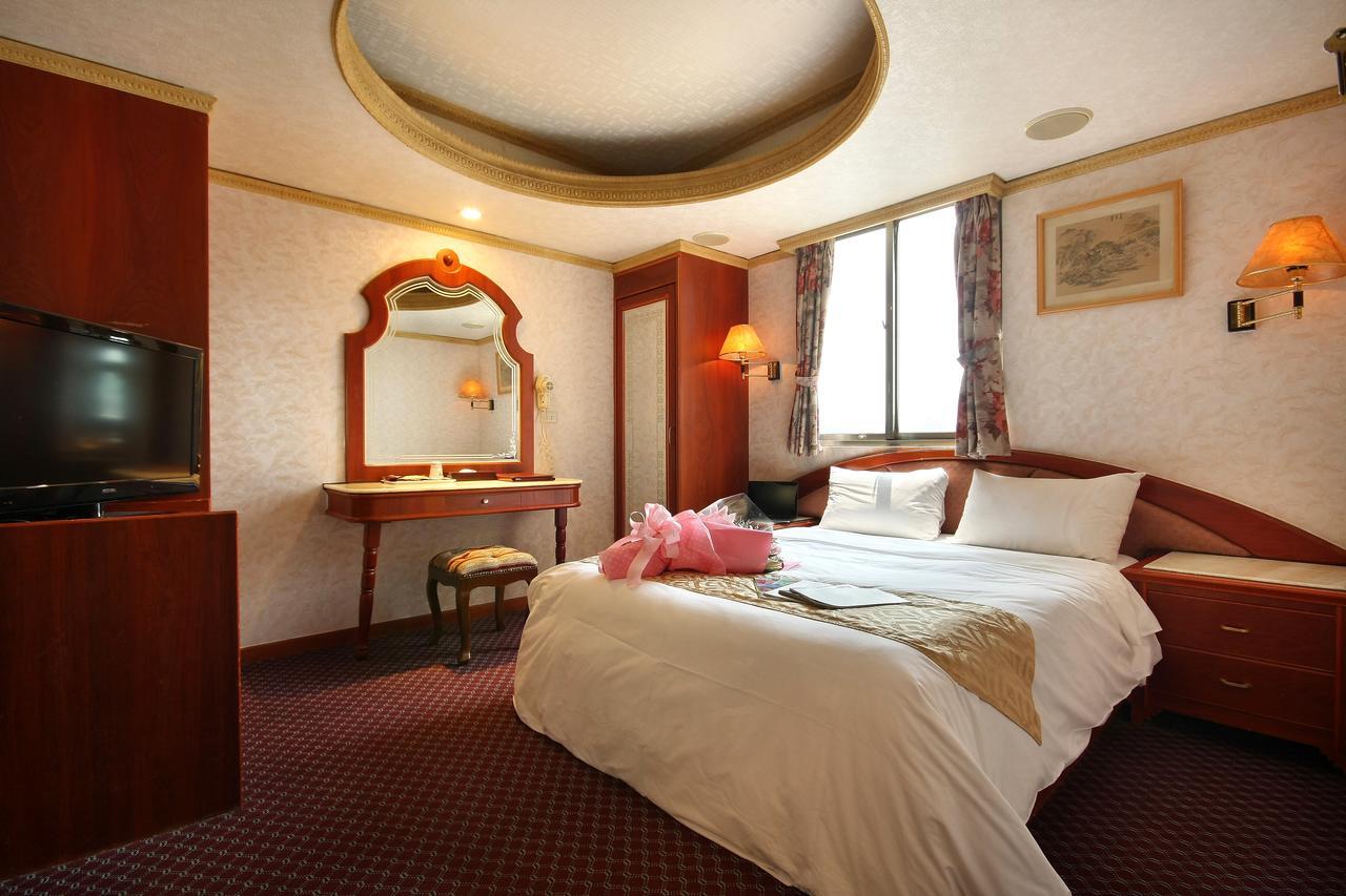 Wang Fu Hotel Miaoli Exterior photo